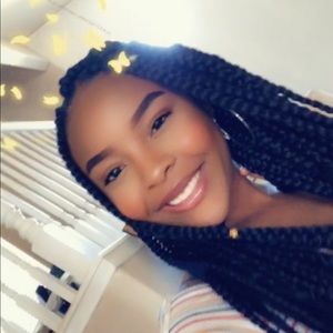 Meet your Posher, Alexis